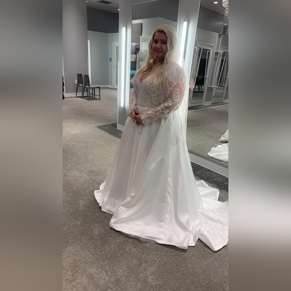 Wedding dress, 16/18 - Picture 2 of 6